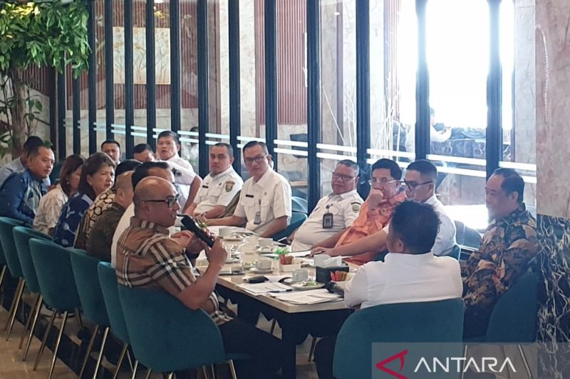 wagub-sumsel-ajak-bupati-dan-wali-kota-intensifkan-pasar-murah