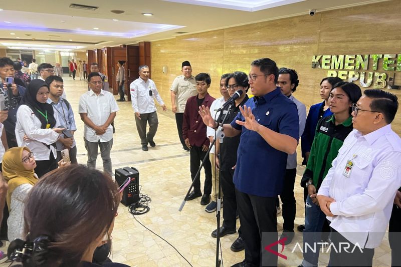 wamentan-produksi-beras-2025-surplus-35-juta-ton-tidak-perlu-impor