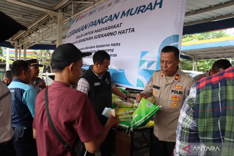 polresta-jual-beras-murah-dan-ckg-di-terminal-kargo-bandara-soetta
