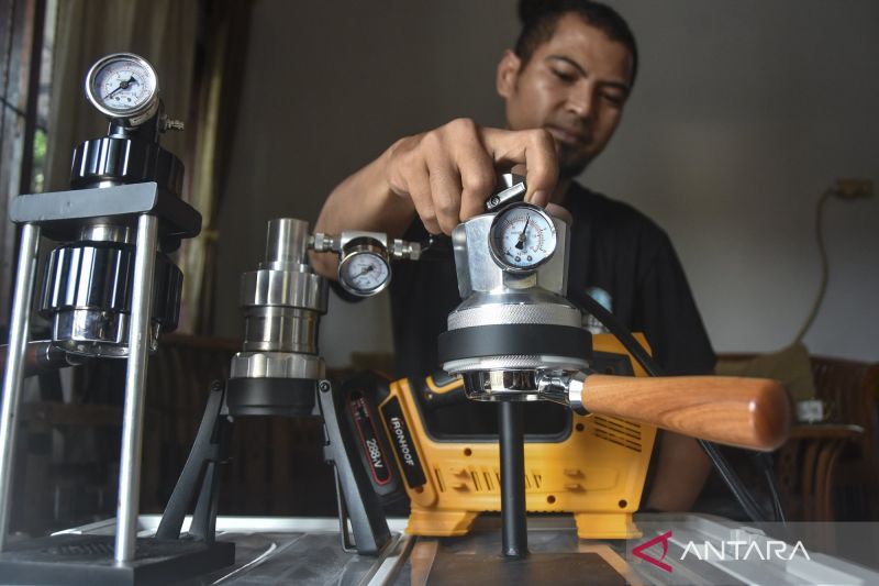 mana-lebih-sehat-teh-atau-kopi-ini-manfaat-serta-efek-sampingnya