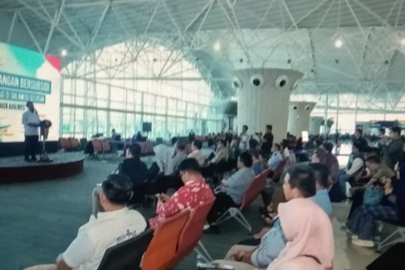 gubernur-sulsel-penerbangan-perdana-fly-airlines-awal-perluasan-rute