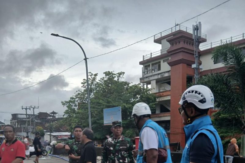 pln-pastikan-kelistrikan-pasar-badung-aman-pascabencana-banjir