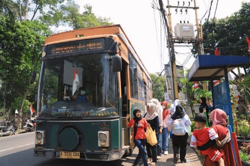 pemkot-tangerang-gratiskan-naik-angkot-si-benteng-dan-bus-tayo-rabu