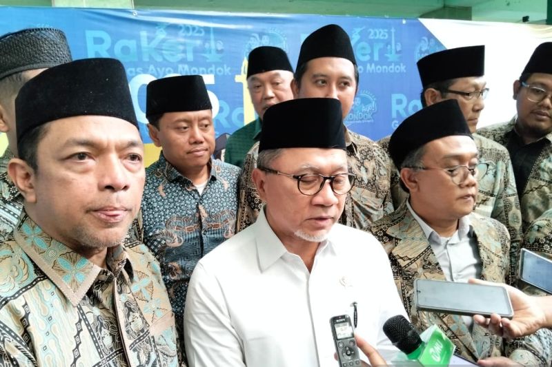 menko-zulhas-dorong-pembentukan-koperasi-desa-di-pondok-pesantren