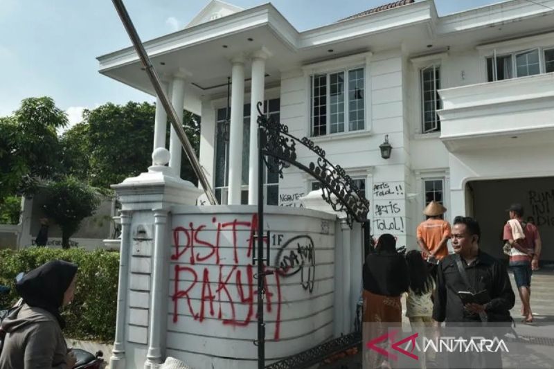 polisi-masih-buru-provokator-lain-dalam-penjarahan-rumah-uya-kuya