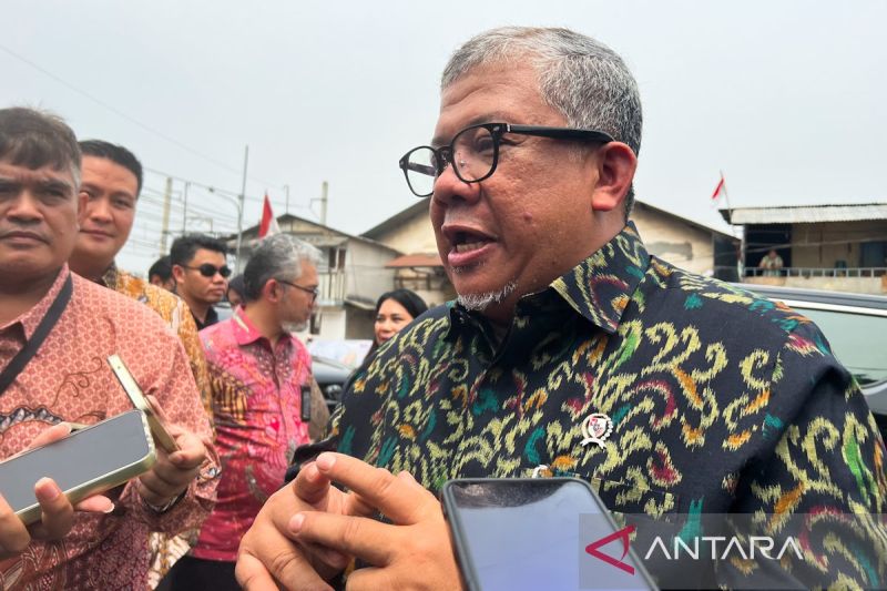 wamen-fahri-hamzah-siap-patuhi-putusan-mk-larangan-rangkap-jabatan