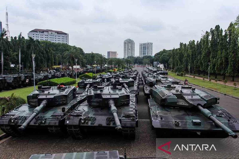 Persiapan defile alutsista memperingati HUT ke-80 TNI di Monas