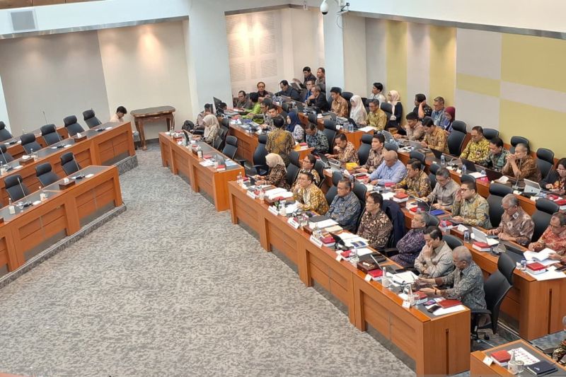 banggar-dpr-usul-bantuan-beras-ditambah-minyak-goreng-menkeu-setuju