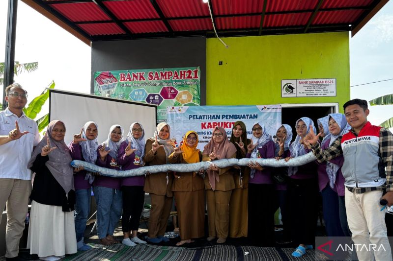 limbah-randu-yang-jadi-incaran-emak-emak-bekasi