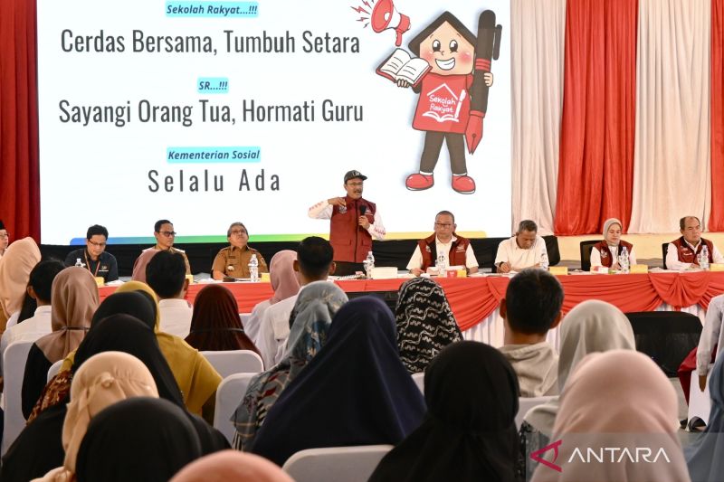 Minister dialogues with to be students of Sekolah Rakyat in South Kalimantan