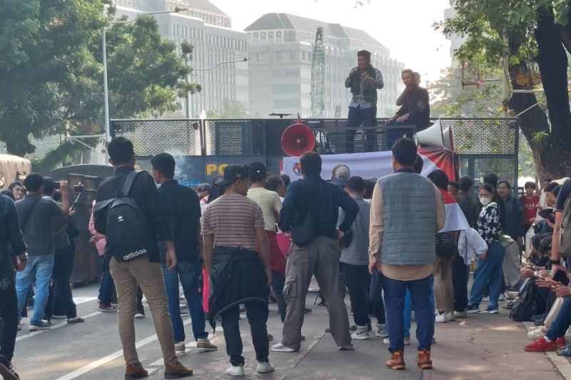massa-buruh-di-jakarta-gaungkan-percepatan-reformasi-polri
