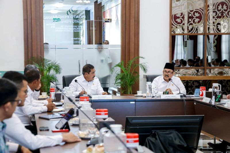 menteri-ppn-hilirisasi-kelapa-masuk-psn-akan-kembangkan-investasi
