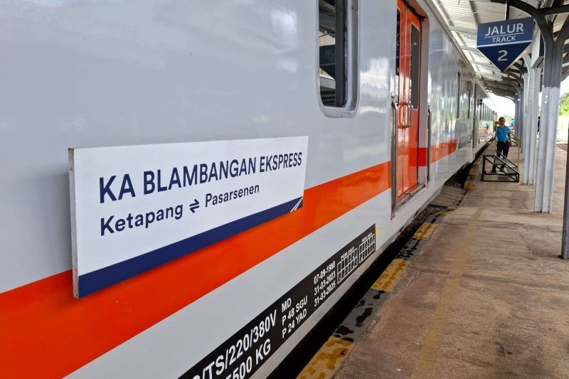 HUT ke-80 KAI: KA Blambangan Ekspres Relasi Terpanjang yang Menyatukan Kota-Kota Besar Pulau Jawa dengan Jarak Tempuh 1.031 KM