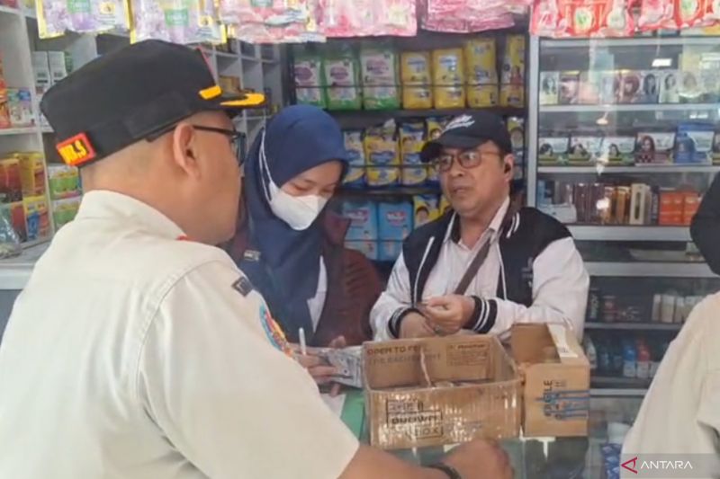 satpol-pp-gerebek-toko-kosmetik-jual-obat-psikotropika-di-pulogadung