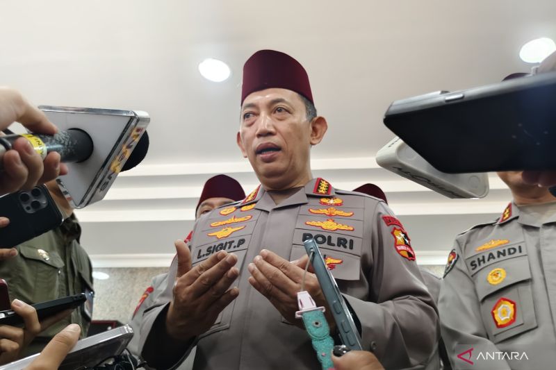 kapolri-resmi-mutasi-60-personel-sejumlah-jabatan-strategis-bergeser