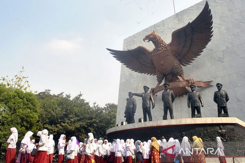mengenal-tokoh-tokoh-penting-dan-pahlawan-revolusi-yang-gugur-g30s-pki