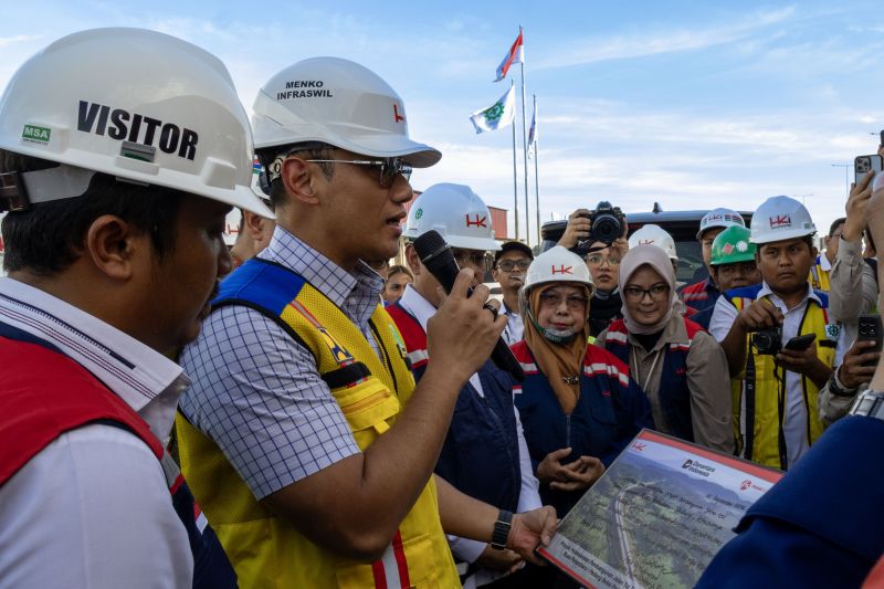 ahy-meminta-pemangku-kepentingan-bereskan-lahan-tol-padang-pekanbaru