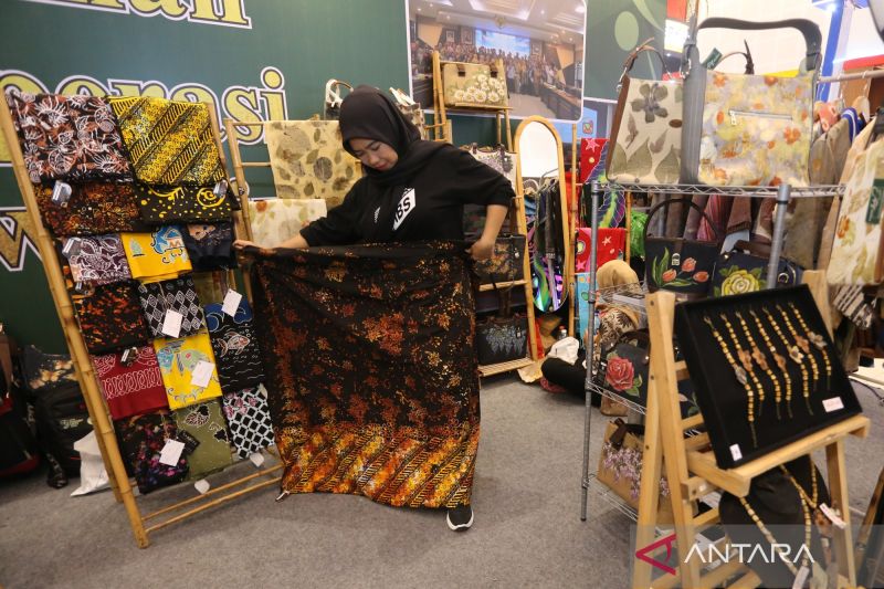 sejarah-dan-asal-usul-batik-warisan-budaya-kebanggan-indonesia