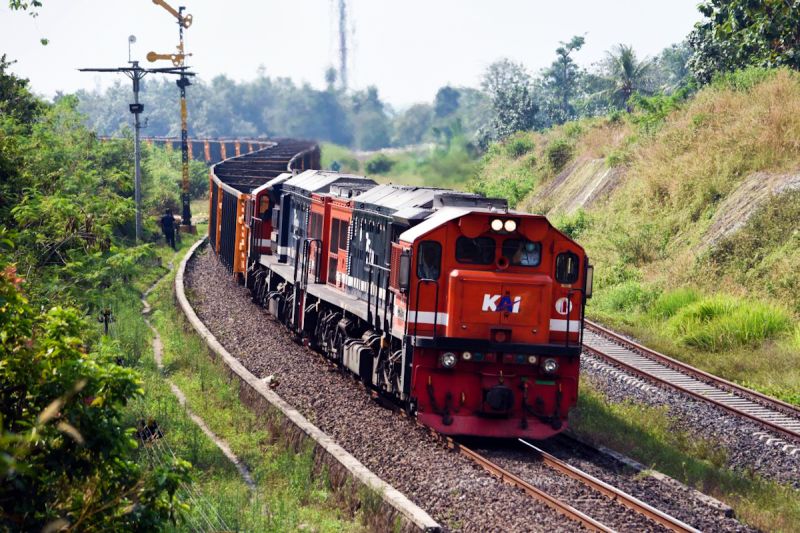 kai-angkut-423-juta-ton-batu-bara-dukung-pembangkit-listrik-jawa-bali