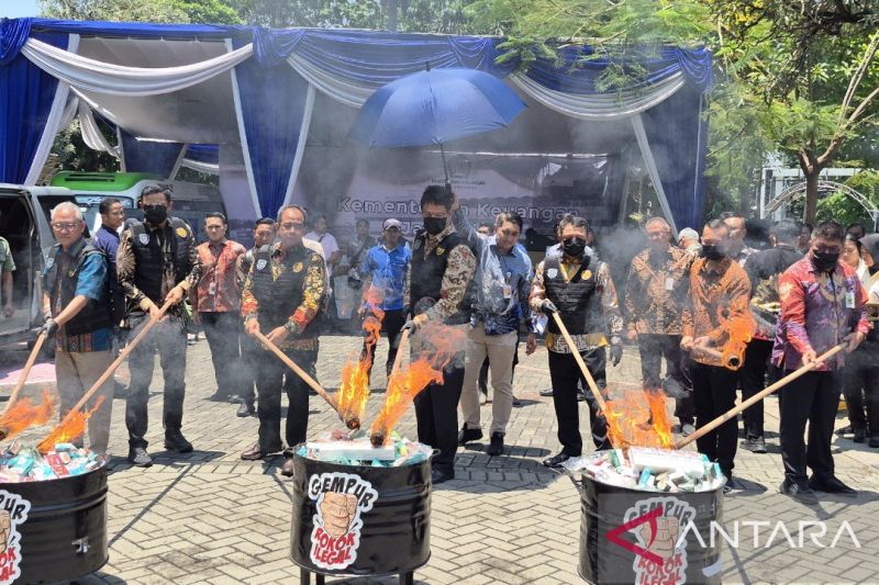 menkeu-tegaskan-penindakan-rokok-ilegal-untuk-jaga-pasar
