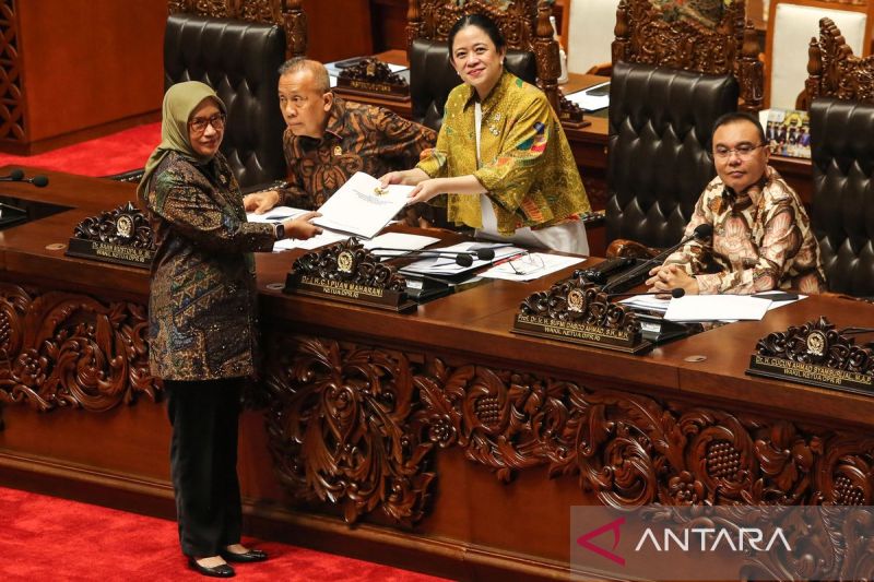 analis-pengesahan-uu-bumn-katalis-positif-emiten-bumn-di-pasar-modal