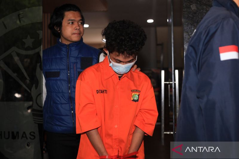 polisi-tangkap-wft-sosok-di-balik-nama-peretas-anonim-bjorka