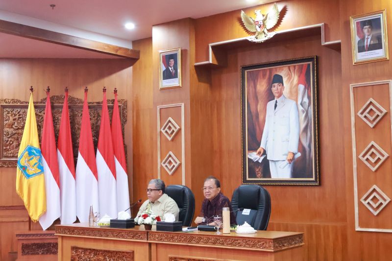 gubernur-bali-dan-wamen-perkim-mulai-bahas-penghapusan-rtlh