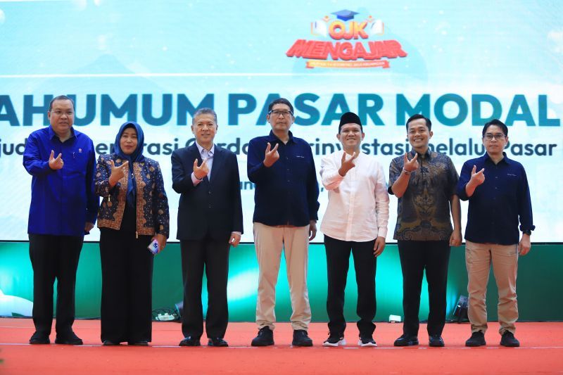 ojk-kenalkan-investasi-pasar-modal-syariah-di-usk-banda-aceh