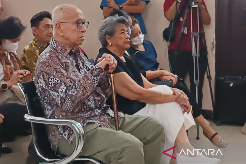 keluarga-nadiem-hadiri-sidang-perdana-praperadilan-di-pn-jaksel