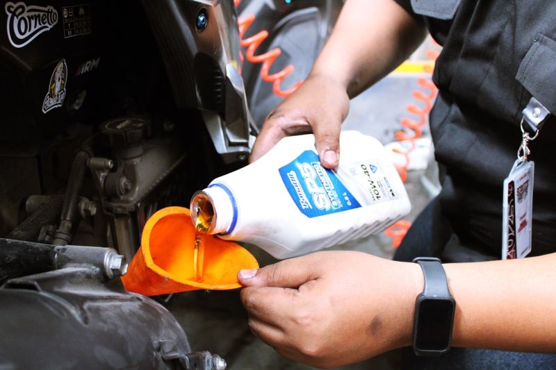 panaoil-dan-its-hadirkan-beri-service-gratis-bagi-masyarakat-sekitar
