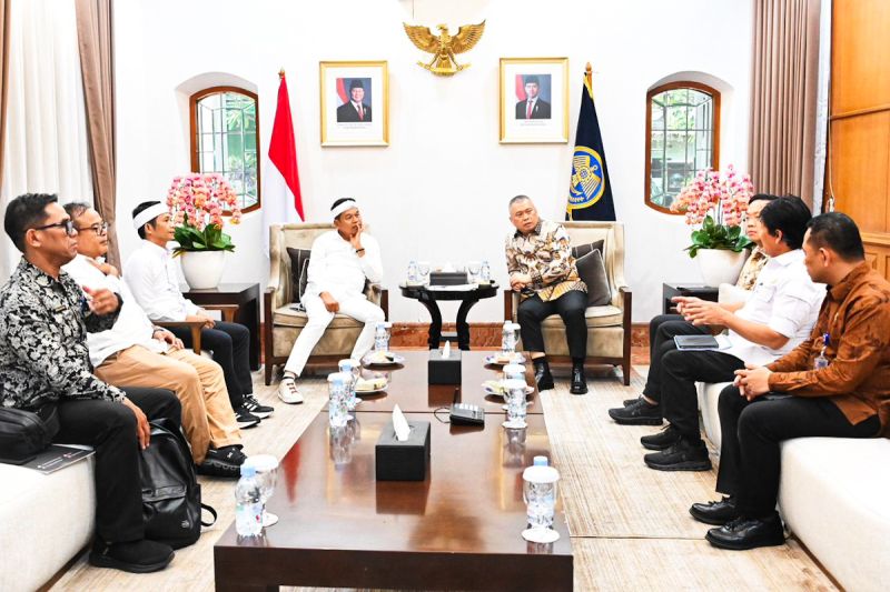 menhub-dan-gubernur-dedi-mulyadi-perkuat-transportasi-di-jawa-barat