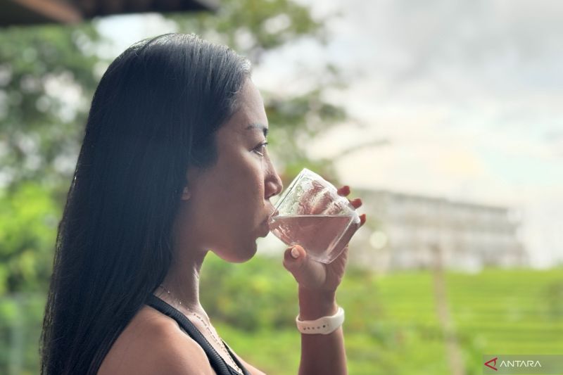 minum-air-hangat-vs-air-dingin-mana-yang-lebih-baik-untuk-kesehatan