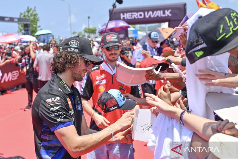 momen-para-pembalap-motogp-sapa-penggemarnya-di-indonesia