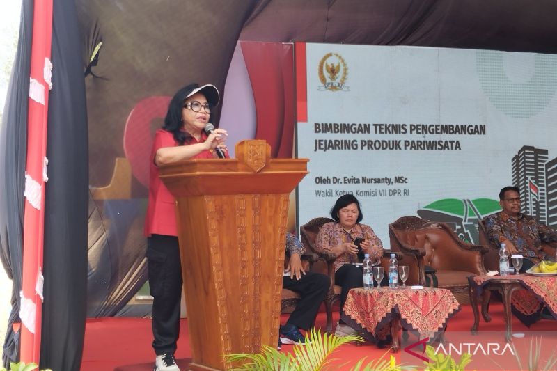 anggota-dpr-memotivasi-sdm-dan-ekosistem-desa-wisata-di-rembang