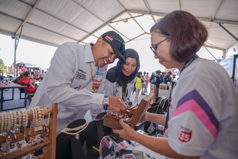 pertamina-patra-niaga-20-umkm-binaan-meriahkan-pesta-rakyat-mandalika
