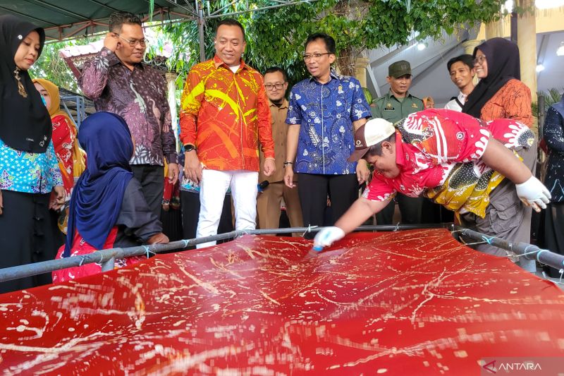 kementerian-umkm-undang-perajin-batik-ciprat-situbondo-ikut-pameran