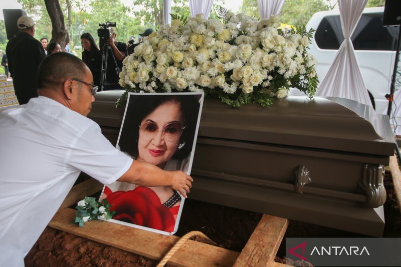 fakta-di-balik-pemakaman-yurike-sanger-istri-ketujuh-soekarno