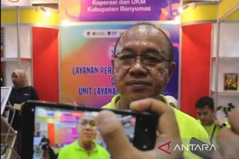 bupati-investasi-industri-di-banyumas-bebas-praktik-transaksional