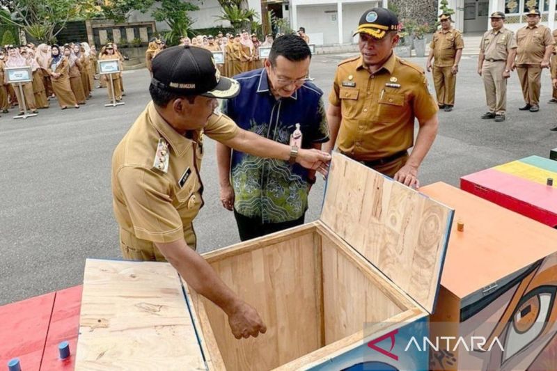 bank-sumut-salurkan-bantuan-csr-rp1-miliar-serentak-di-tiga-daerah