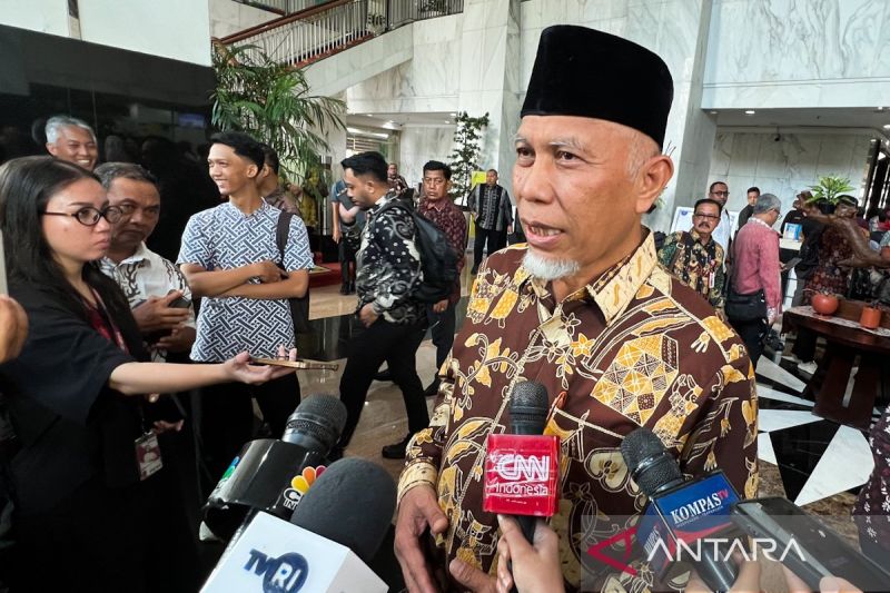 temui-menkeu-gubernur-sumbar-harap-gaji-pns-daerah-dibayar-pusat