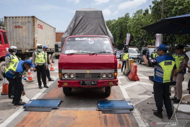 ahy-35-persen-perusahaan-logistik-siap-normalisasi-kendaraan-odol