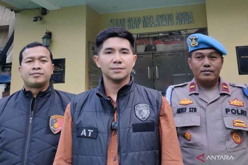polisi-dalami-motif-pelaku-pembacokan-di-dalam-warung-di-jakbar