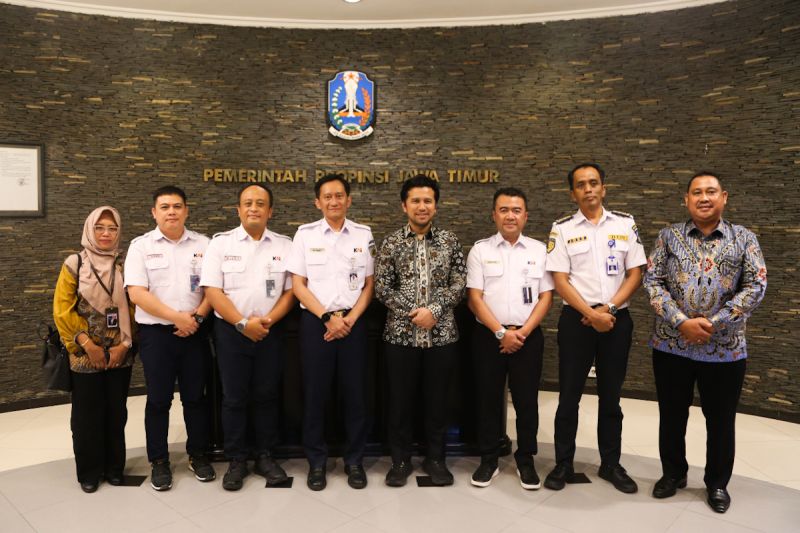 kai-dan-pemrov-jatim-perkuat-transportasi-multi-moda-kereta-api
