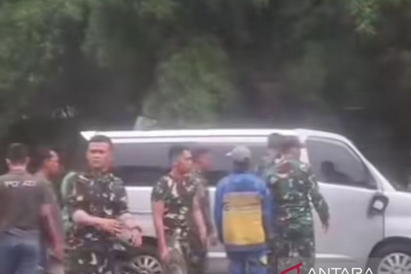 rombongan-tni-gagalkan-pencurian-sepeda-motor-di-jakbar