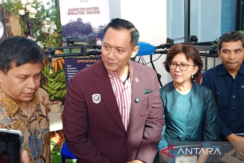 menko-ahy-pastikan-perbaikan-jalan-rampung-sebelum-nataru-20252026