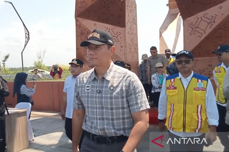 menteri-ahy-meninjau-kesiapan-jembatan-pandansimo-di-kabupaten-bantul