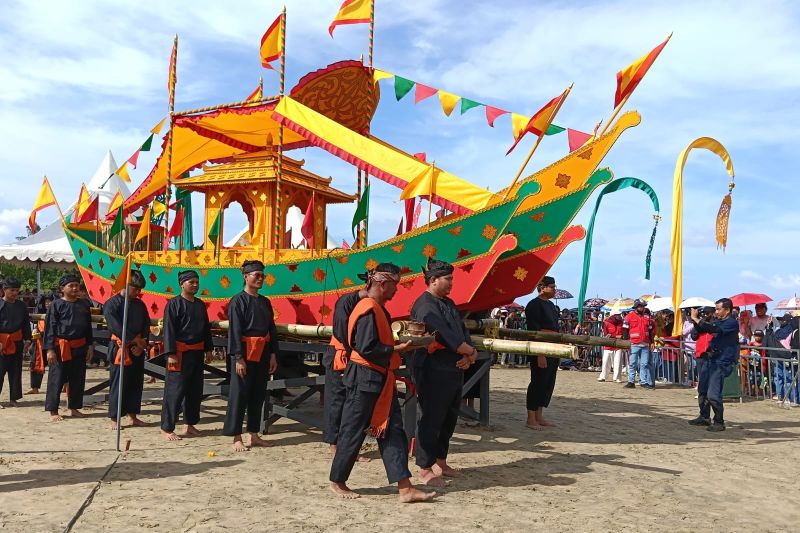 festival-iraw-tengkayu-xiv-masuk-110-event-nasionalken-2025