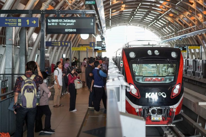 Pelanggan LRT Jabodebek Tumbuh 41,7%: Napas Baru Mobilitas Urban dan Ekonomi Jabodetabek
