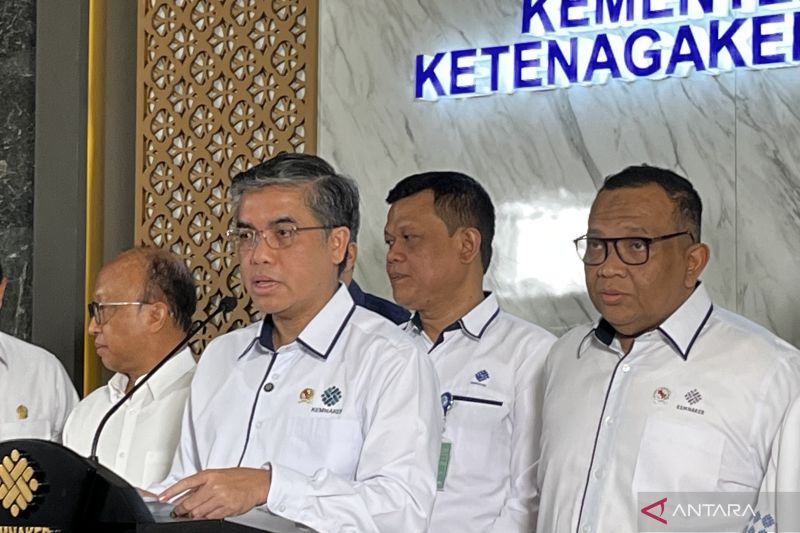 menaker-harapkan-rumusan-kenaikan-ump-2026-rampung-november