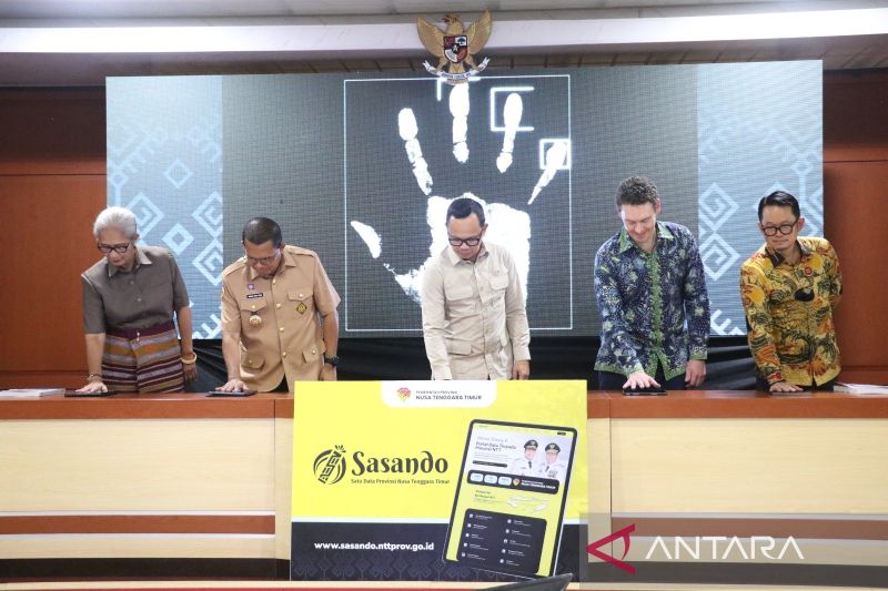 Wamendagri Bima Arya dan Gubernur NTT luncurkan Portal Sasando NTT